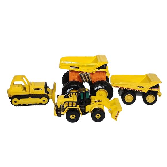 Tonka Metal Movers Trucks Lot Of 4 Pre-owned 2020-2021 - Picture 1 of 7